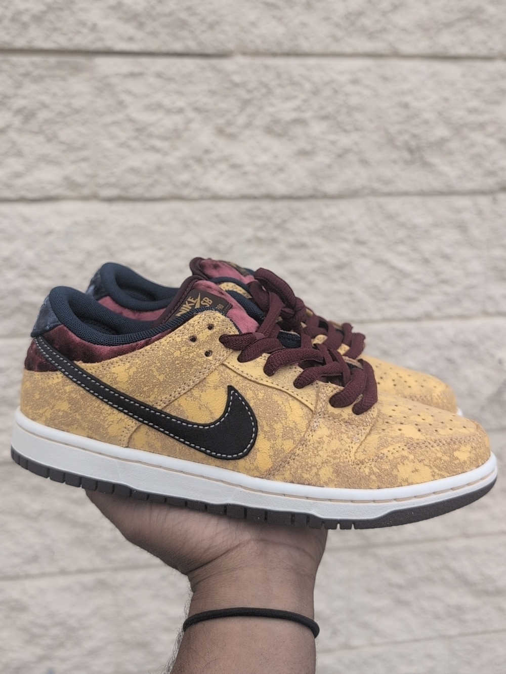Men's Nike SB Dunk Low Pro in the "City of Cinema" Size 5.5 NWOB